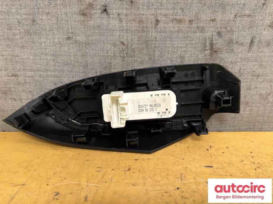 Bryter ruteheis til Mazda CX-3 2015-2022  (MAZDA|D10E-68-5LYB-02|D09H 66 370)