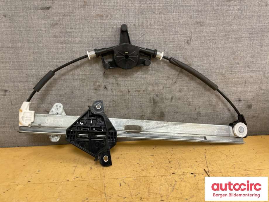 Ruteheis til Mazda CX-3 2015-2022 (MAZDA|D10E-59-590B|)