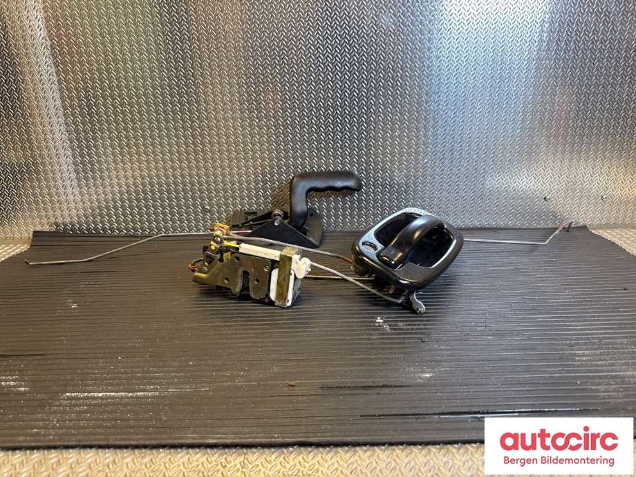 Låsekasse høyre til Chevrolet Tahoe 2001-2005 (Type II) (CHEVROLET|15110643|)