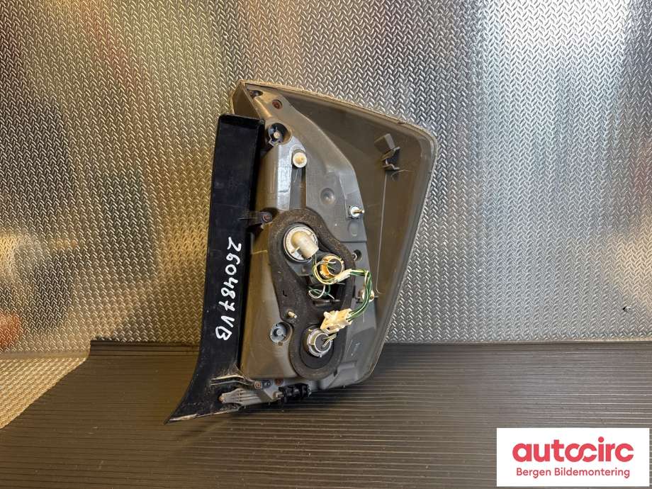 Baklykt venstre til Toyota Prius 2009-2016 (Type III) (COMBI) (COMBI) (TOYOTA|8156147132|8156147131|)