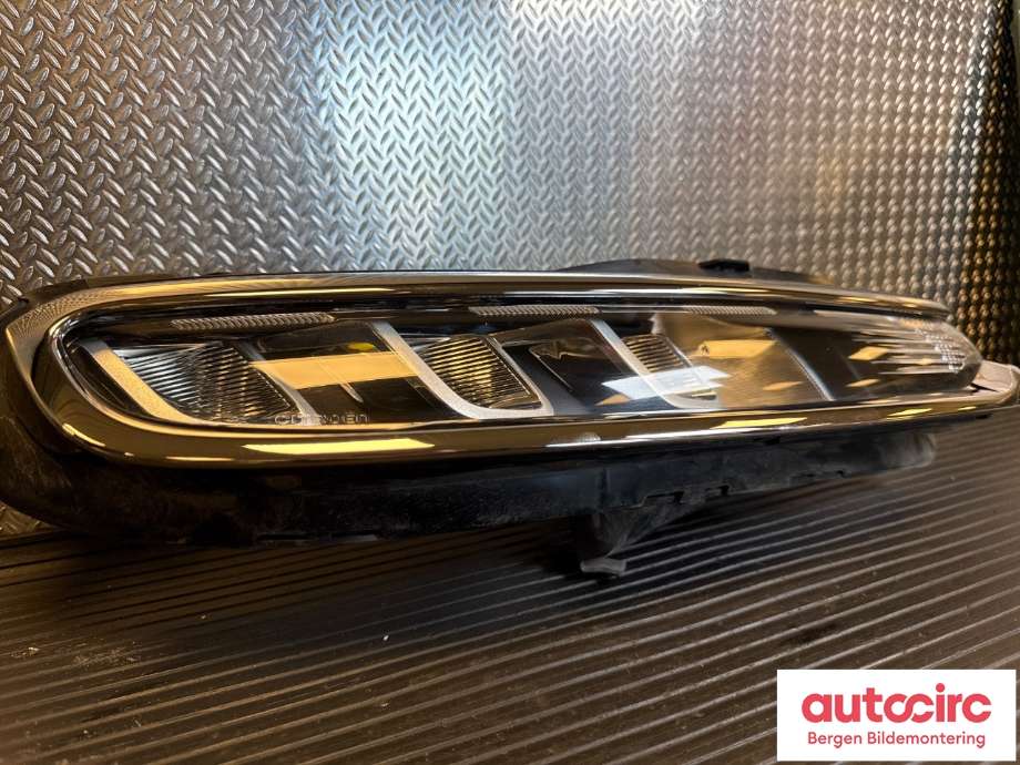 Frontlykt høyre halogen til Citroën C3 2016-->> (Type III) (CITROEN|98 208 778 80|)
