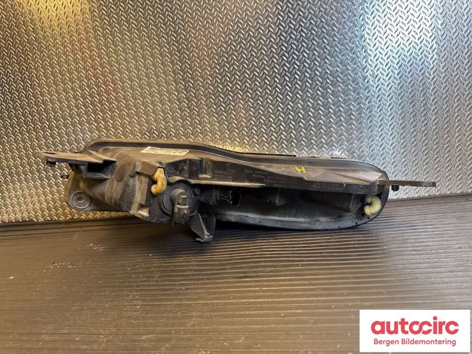 Frontlykt høyre halogen til Citroën C3 2016-->> (Type III) (CITROEN|98 208 778 80|)