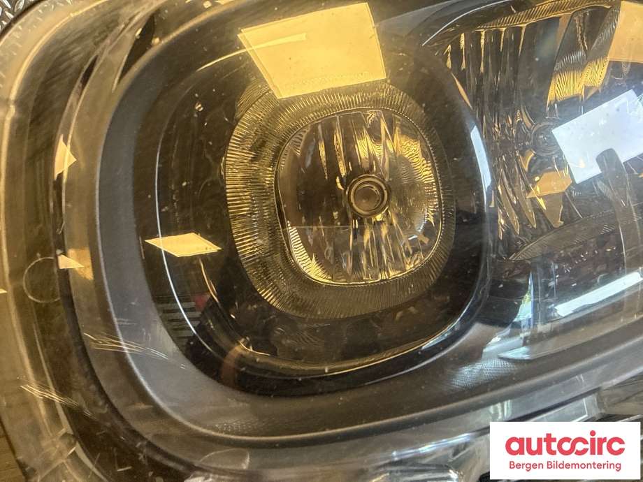 Frontlykt venstre halogen til Citroën C3 2016-->> (Type III)  (CITROEN|98 200 596 80|)