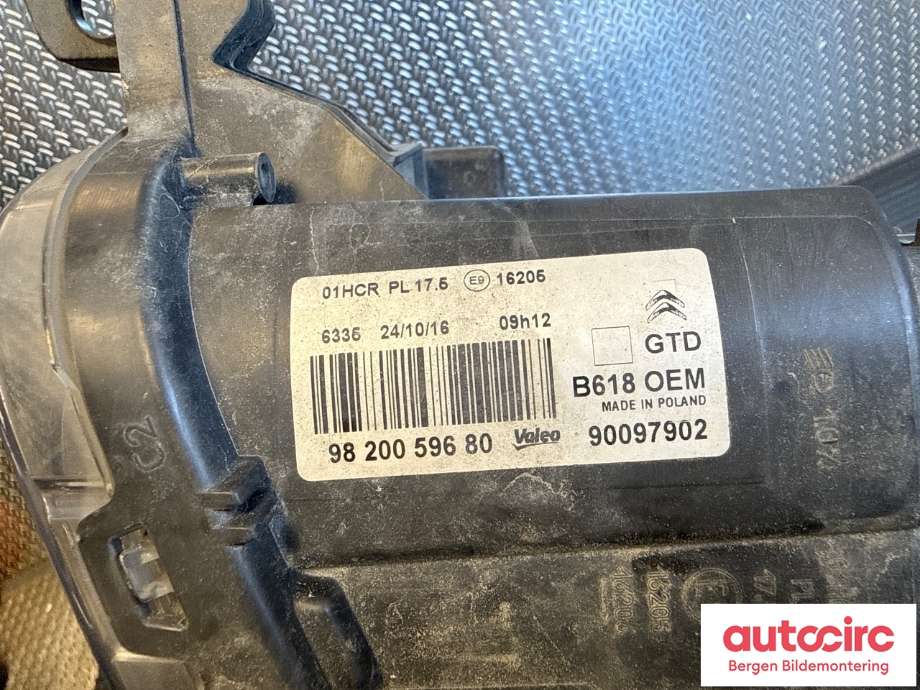 Frontlykt venstre halogen til Citroën C3 2016-->> (Type III)  (CITROEN|98 200 596 80|)