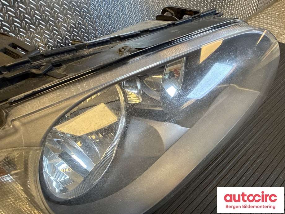 Frontlykt høyre halogen til BMW 1-Serie 2004-2011 (E81/E82/E87/E88) (E81/E82/E87/E88) (BMW|63 11 7 249 650|)