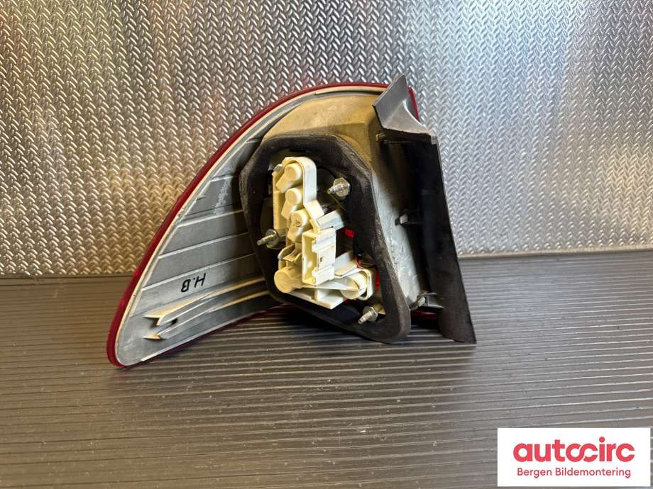 Baklykt høyre til BMW 3-Serie 2005-2011 (E90/E91/E92/E93) (E90/E91/E92/E93) (BMW|63 21 7 289 432|63 21 7 154 160|)