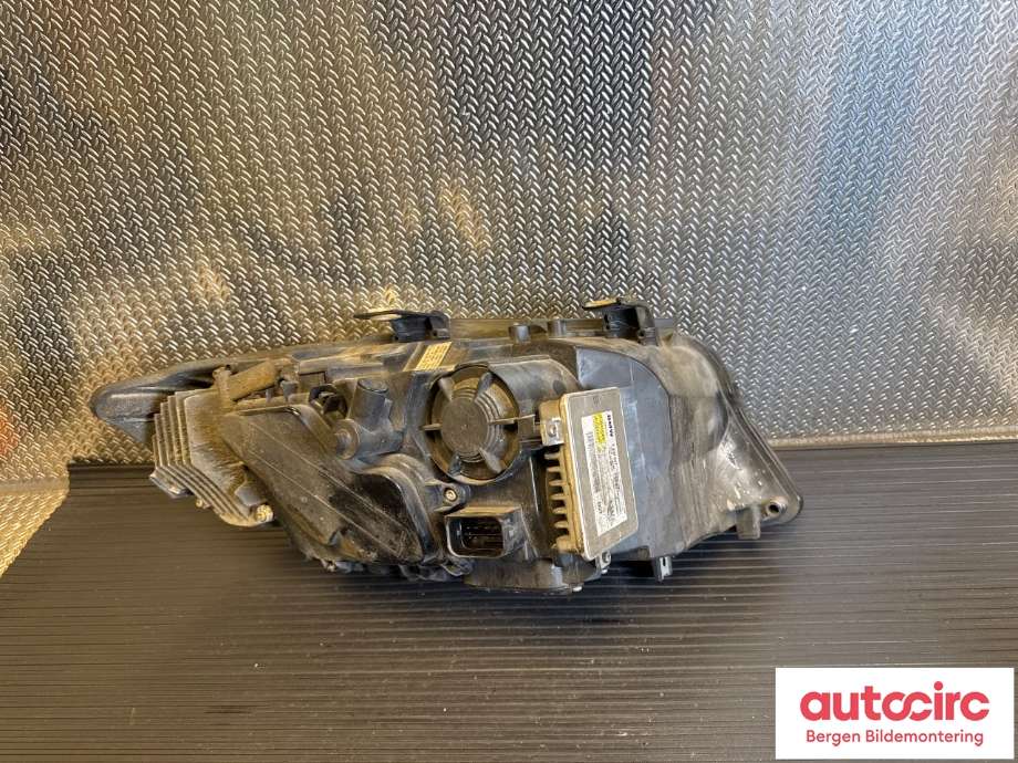 Frontlykt venstre halogen til BMW 3-Serie 2005-2011 (E90/E91/E92/E93) (E90/E91/E92/E93) (BMW|63 11 7 202 581|)