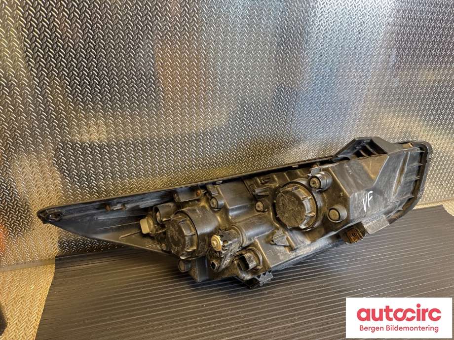 Frontlykt venstre halogen til Hyundai Ix35 2010-2015  (HYUNDAI|92101 2Y000|)