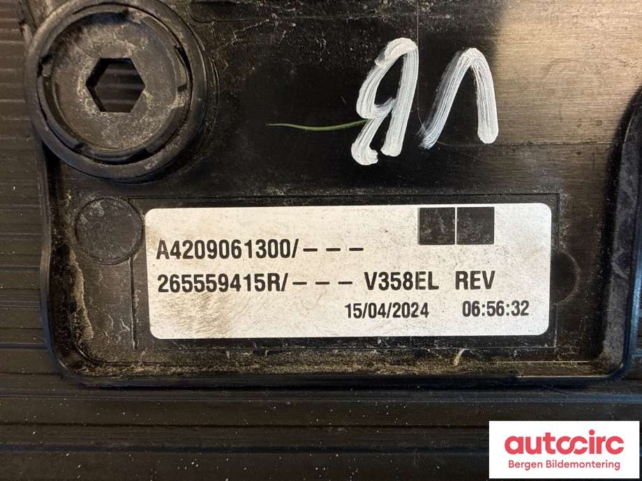 Baklykt venstre til Mercedes Citan 2021-->> (W420) (W420) (MERCEDES|A 420 906 13 00|)