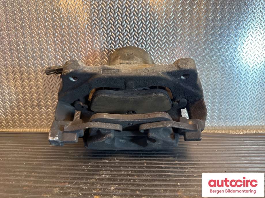 Bremsecaliper venstre foran til Mercedes Citan 2021-->> (W420) (W420) (MERCEDES|A 420 420 29 00|)