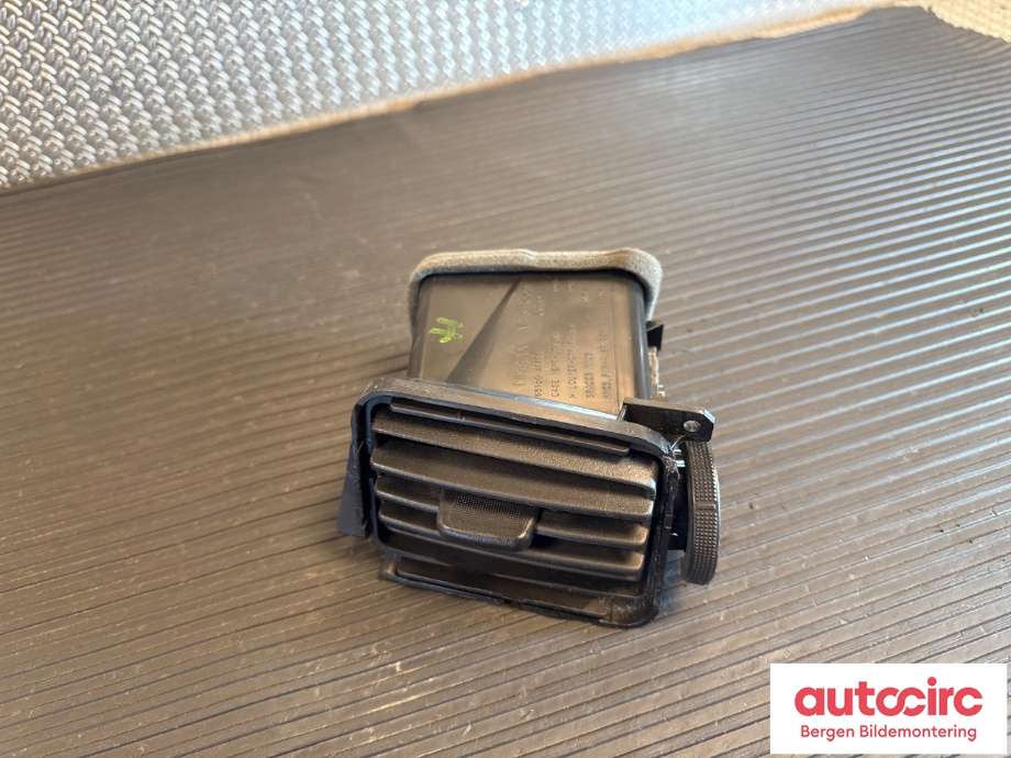 Dashbord friskluftdyse til Nissan NV200 2010-2019 (NISSAN|687504FA0A|)