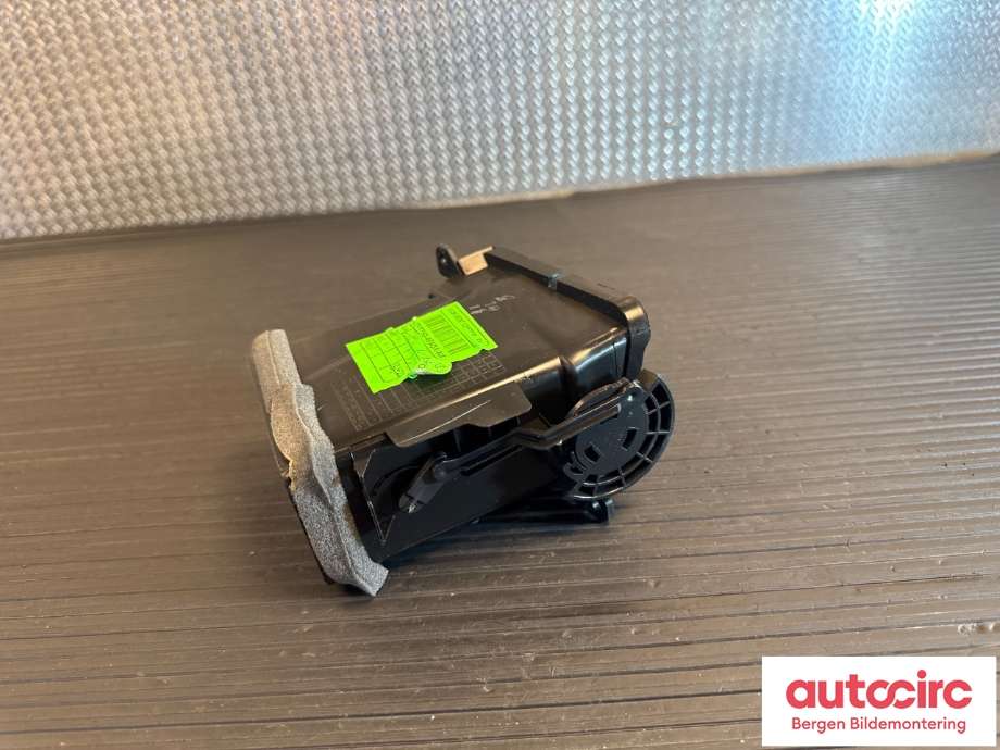 Dashbord friskluftdyse til Nissan NV200 2010-2019 (NISSAN|687504FA0A|)