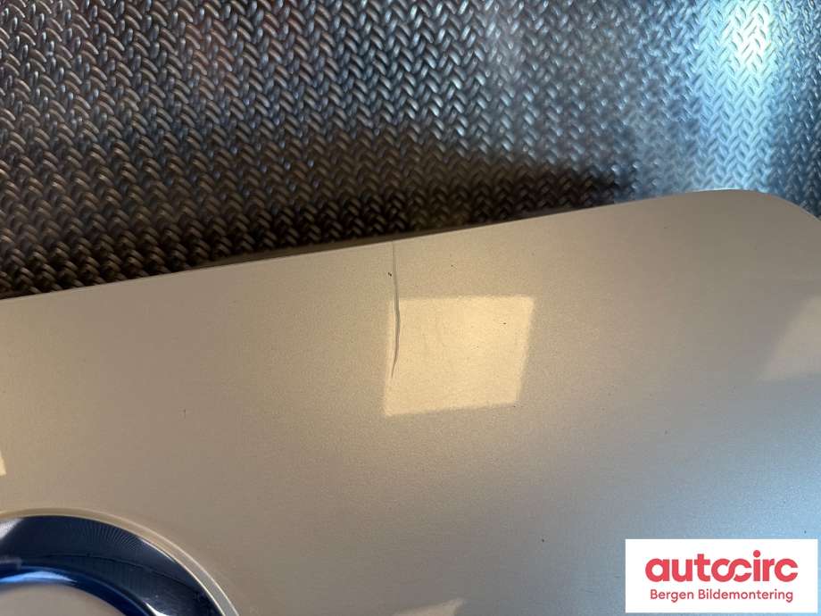 Batterilader inntak/luke til Nissan NV200 2010-2019 (NISSAN|F57016WXBA|657014FB2C|)
