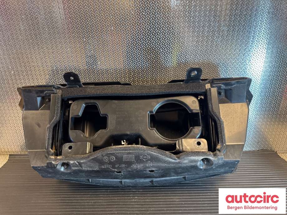 Batterilader inntak/luke til Nissan NV200 2010-2019 (NISSAN|F57016WXBA|657014FB2C|)