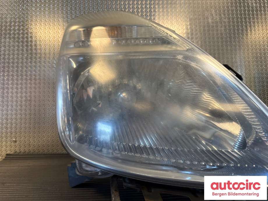 Frontlykt høyre halogen til Toyota Prius 2004-2009 (Type II) (COMBI) (COMBI) (TOYOTA|8113047181|)