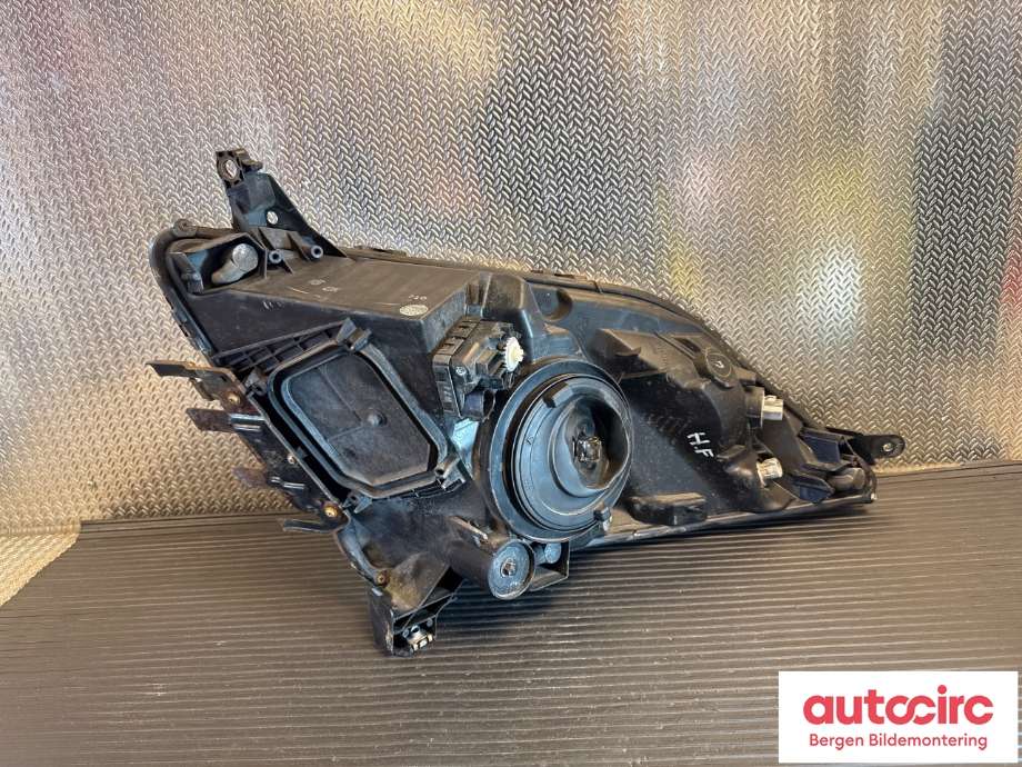 Frontlykt høyre halogen til Toyota Prius 2004-2009 (Type II) (COMBI) (COMBI) (TOYOTA|8113047181|)