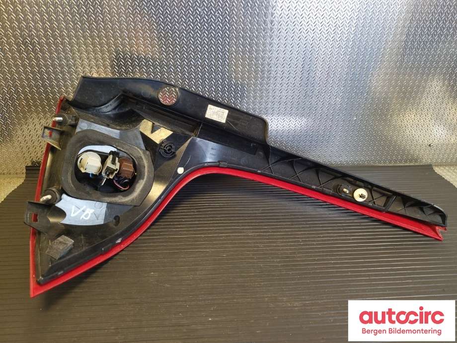 Baklykt venstre til Volvo XC60 2008-2013 (Type I, Fase 1) (VOLVO|31323034|)