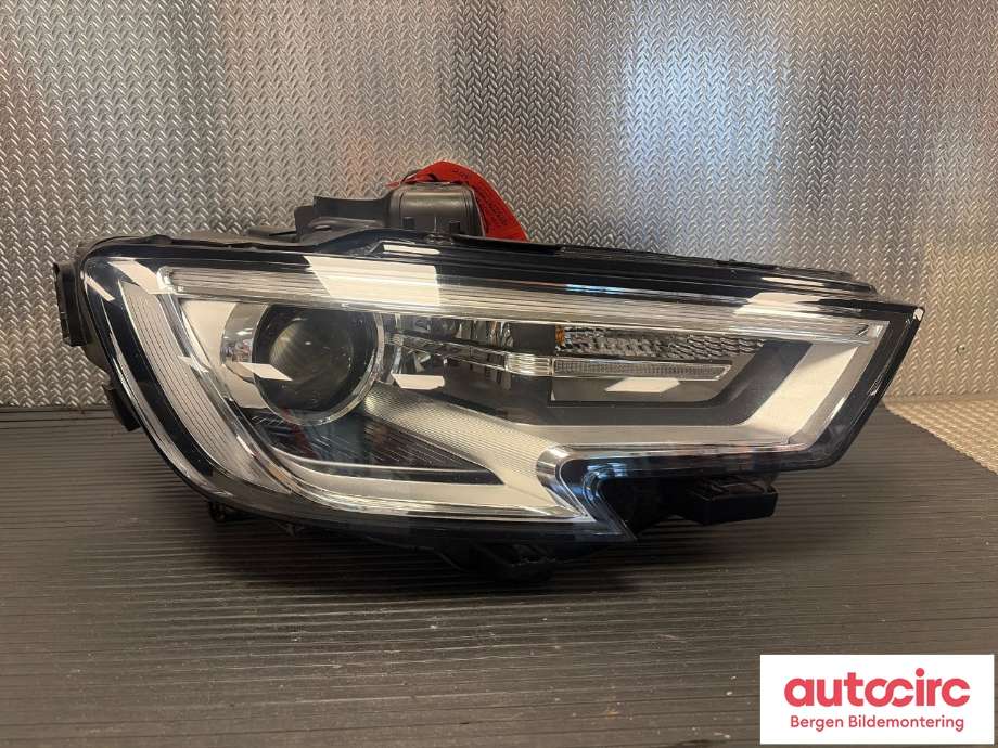 Frontlykt høyre halogen til Audi A3 2012-2016 (Type III, Fase 1) (8V0 941 044 H|)