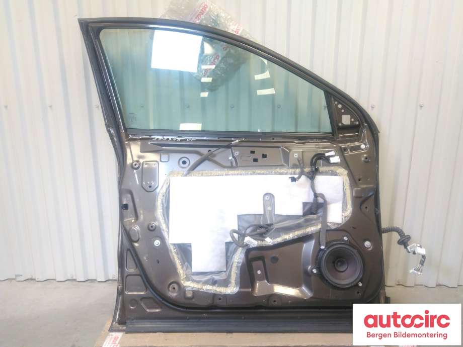 Dør venstre foran til Nissan Qashqai 2014-2021 (Type II) (NISSAN|H0101HV0MB|H01014EAAA|)