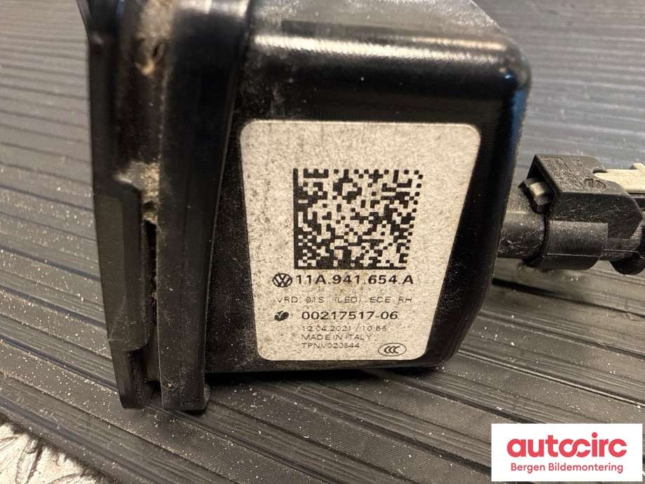 Frontlykter til VW ID.4 2020-->>  (VOLKSWAGEN|11A 941 654 A|)