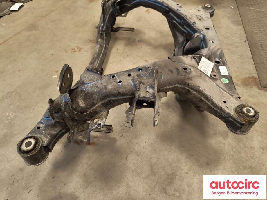 Travers bak til Tesla Model Y 2021-2024 (Type I) (TESLA|1344580-00-B|)
