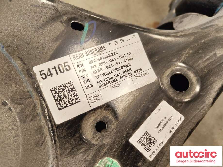 Travers bak til Tesla Model Y 2021-2024 (Type I) (TESLA|1344580-00-B|)