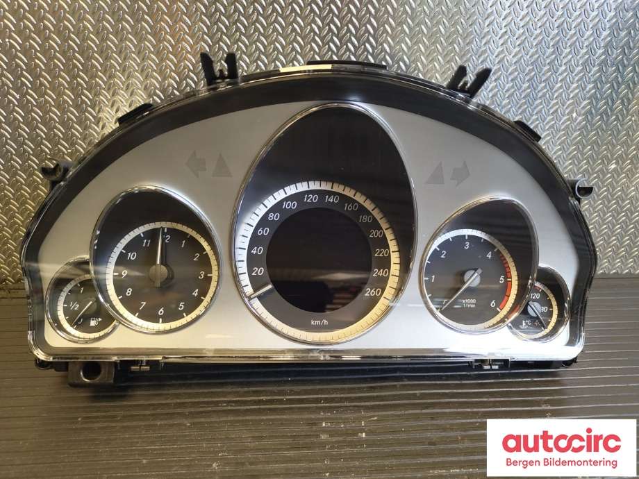 Instrumentpanel til Mercedes E-Klasse 2009-2013 (Fase 1) (W212) (W212) (MERCEDES|A 212 900 41 13|)