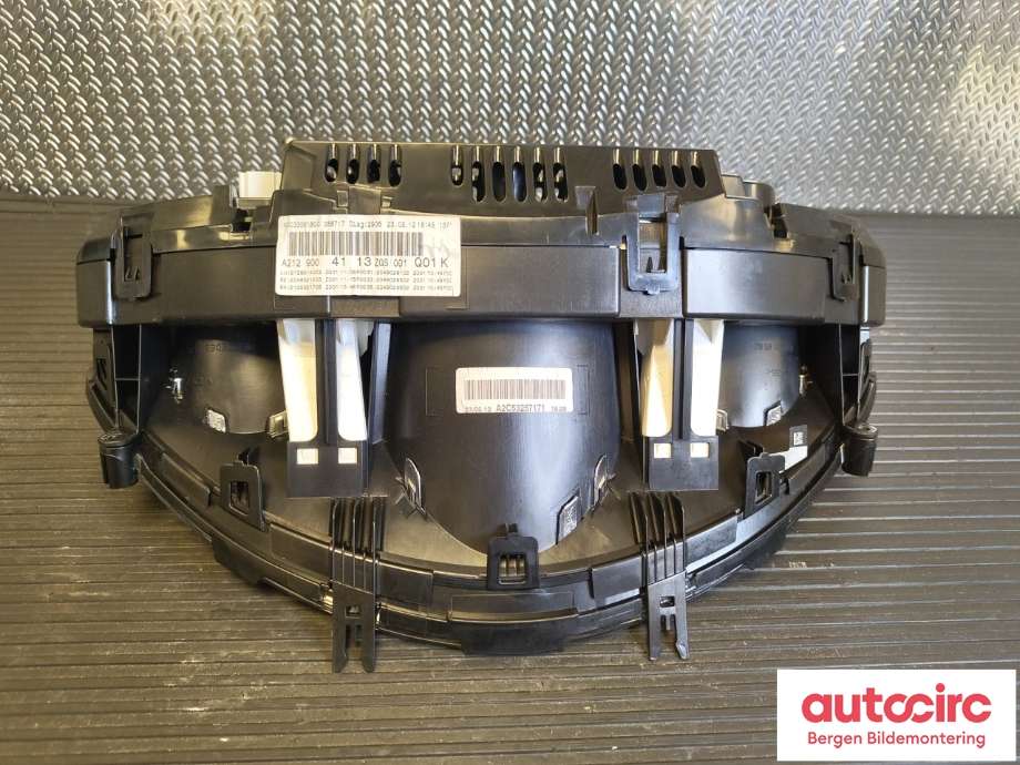 Instrumentpanel til Mercedes E-Klasse 2009-2013 (Fase 1) (W212) (W212) (MERCEDES|A 212 900 41 13|)