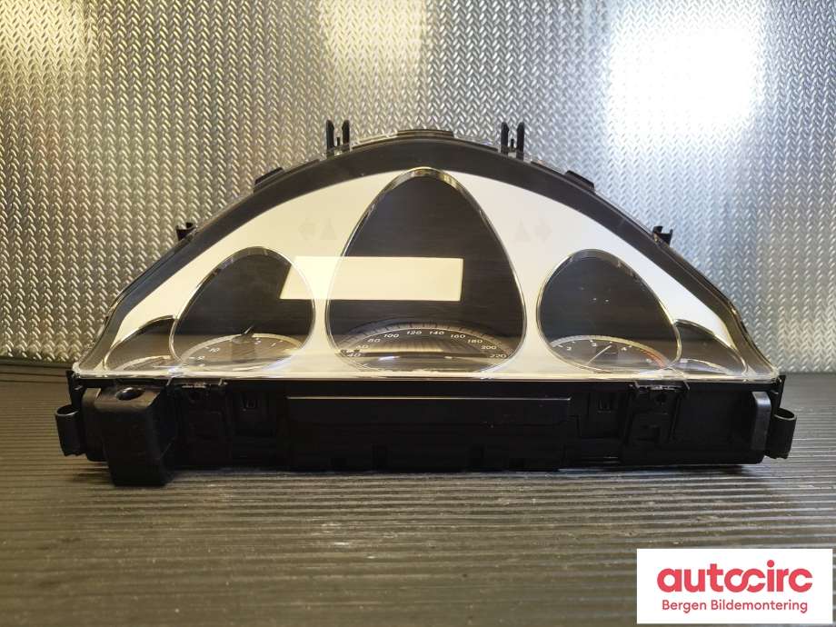 Instrumentpanel til Mercedes E-Klasse 2009-2013 (Fase 1) (W212) (W212) (MERCEDES|A 212 900 41 13|)
