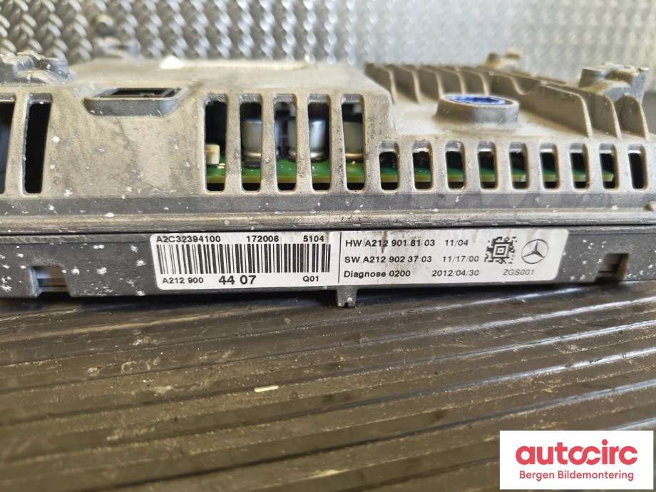 Multimedia display (MCU - Media Controller Unit) til Mercedes E-Klasse 2009-2013 (Fase 1) (W212) (W212) (MERCEDES|A 212 900 44 07|A 212 900 22 13|)
