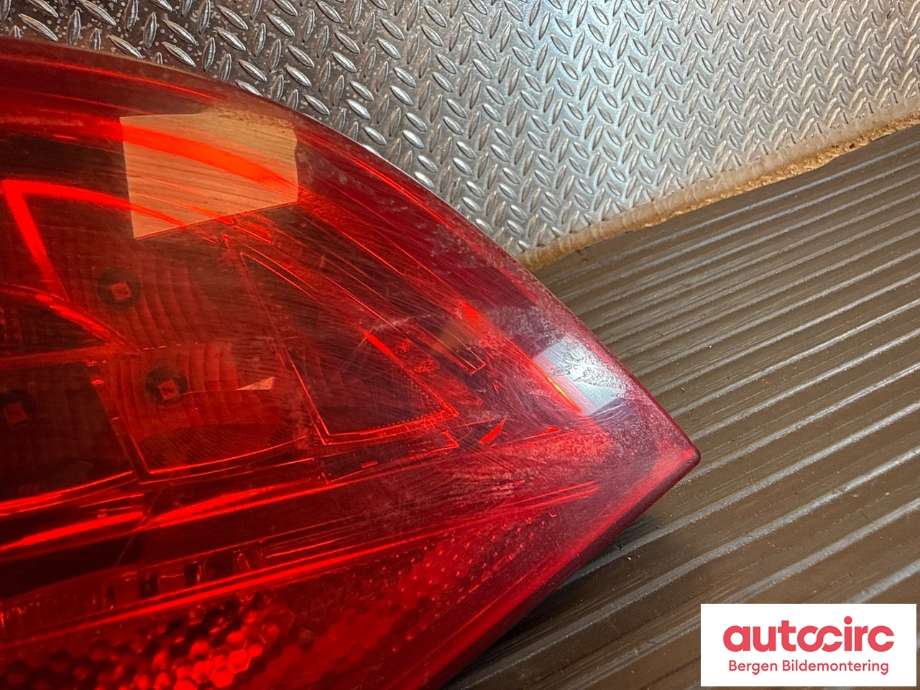 Baklykt venstre indre til Audi A4 2007-2014 (Type IV) (B8) (B8) (AUDI|8K9 945 093 B|)