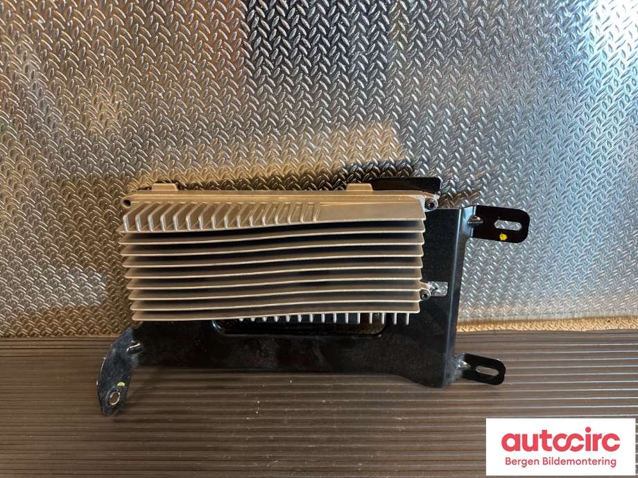 Bilstereo forsterker til Audi A4 2007-2014 (Type IV) (B8) (B8) (AUDI|8R0 035 223 F|)