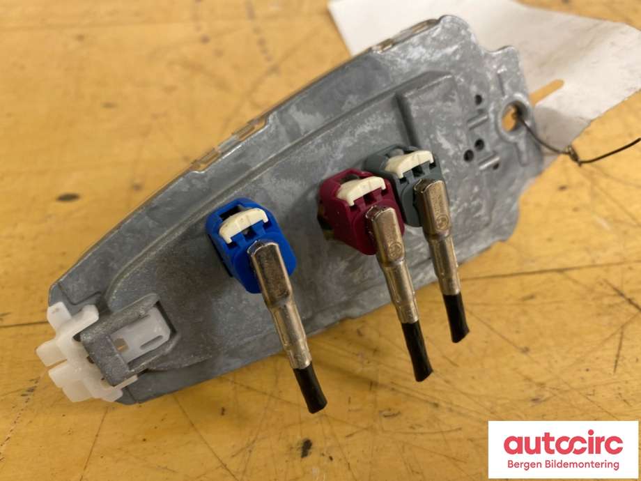 Antenne forsterker til BMW 4-Serie 2013-2020 (F32/F33/F36) (F32/F33/F36) (BMW|65 20 9 226 896|9226896-03)