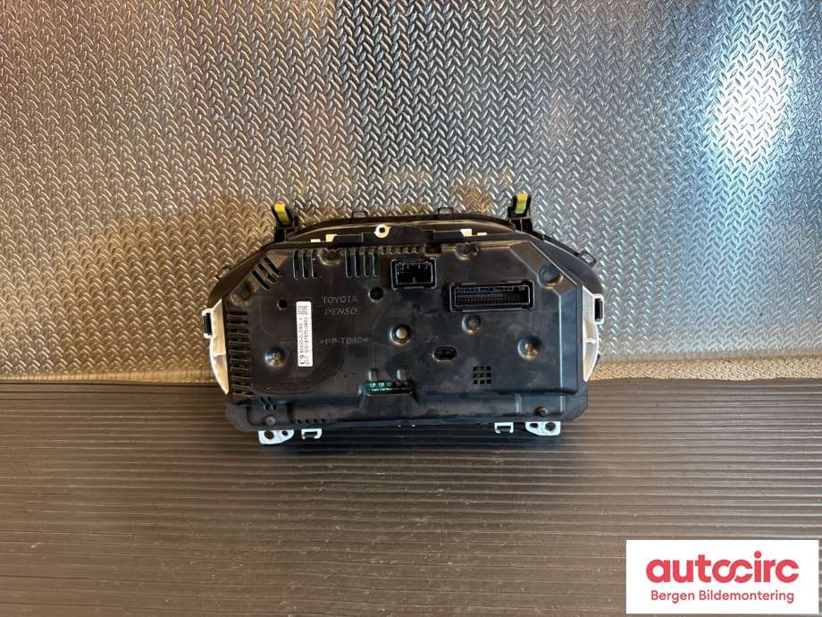 Speedometer til Toyota Yaris 2014-2020 (Type III, Fase 2) (TOYOTA|838000UC90|)