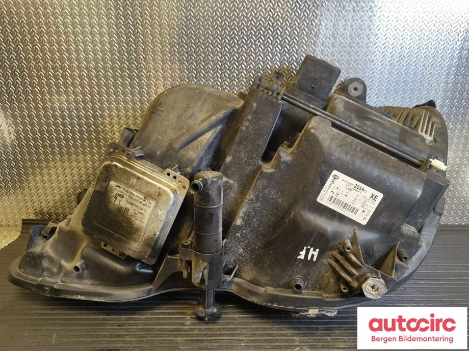 Frontlykt høyre xenon til Mercedes E-Klasse 2009-2013 (Fase 1) (W212) (W212) (MERCEDES|A2128201039|A 212 820 10 39 64|)