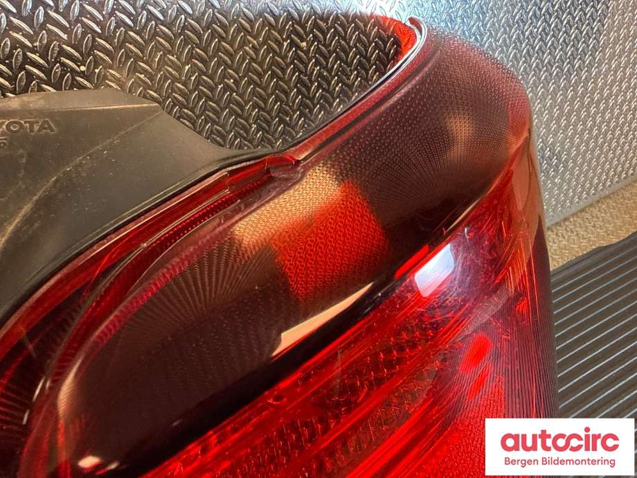 Baklykt høyre til Toyota Yaris 2014-2020 (Type III, Fase 2) (TOYOTA|815510D600|)