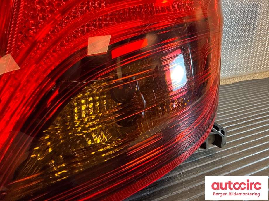 Baklykt høyre til Toyota Yaris 2014-2020 (Type III, Fase 2) (TOYOTA|815510D600|)