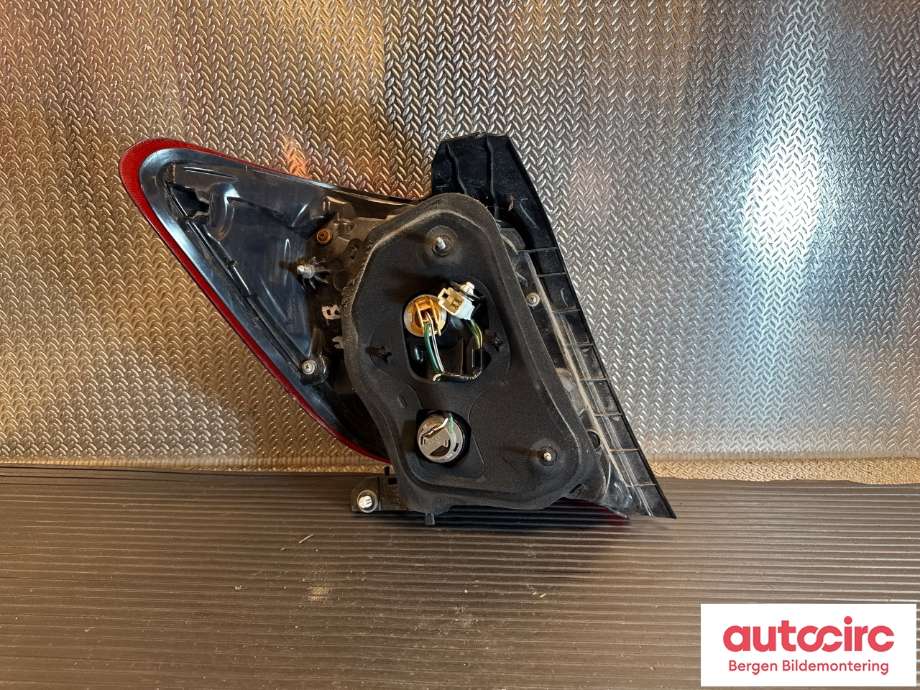 Baklykt høyre til Toyota Yaris 2014-2020 (Type III, Fase 2) (TOYOTA|815510D600|)