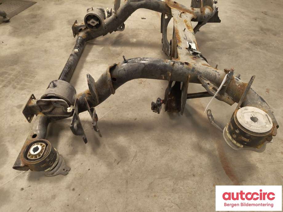Travers bak til VW ID.4 2020-->>  (VOLKSWAGEN|1EA 505 235 AR|1EA 505 235 BN|1EA 505 235 CC)
