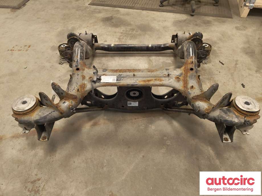 Travers bak til VW ID.4 2020-->>  (VOLKSWAGEN|1EA 505 235 AR|1EA 505 235 BN|1EA 505 235 CC)