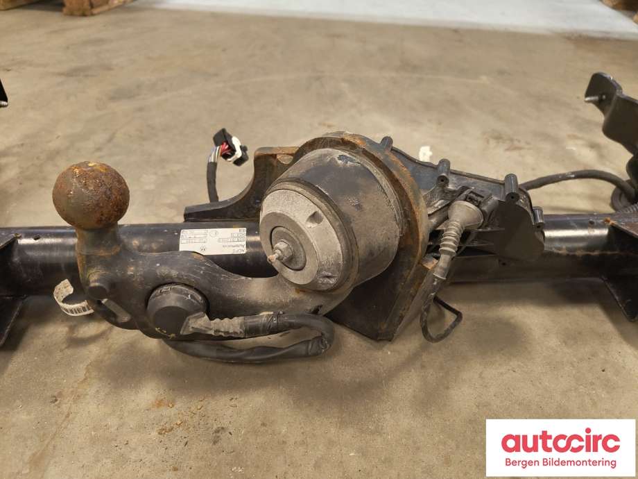 Hengerfeste til VW ID.4 2020-->> (VOLKSWAGEN|11A 803 881 D|11A 803 881 L|)