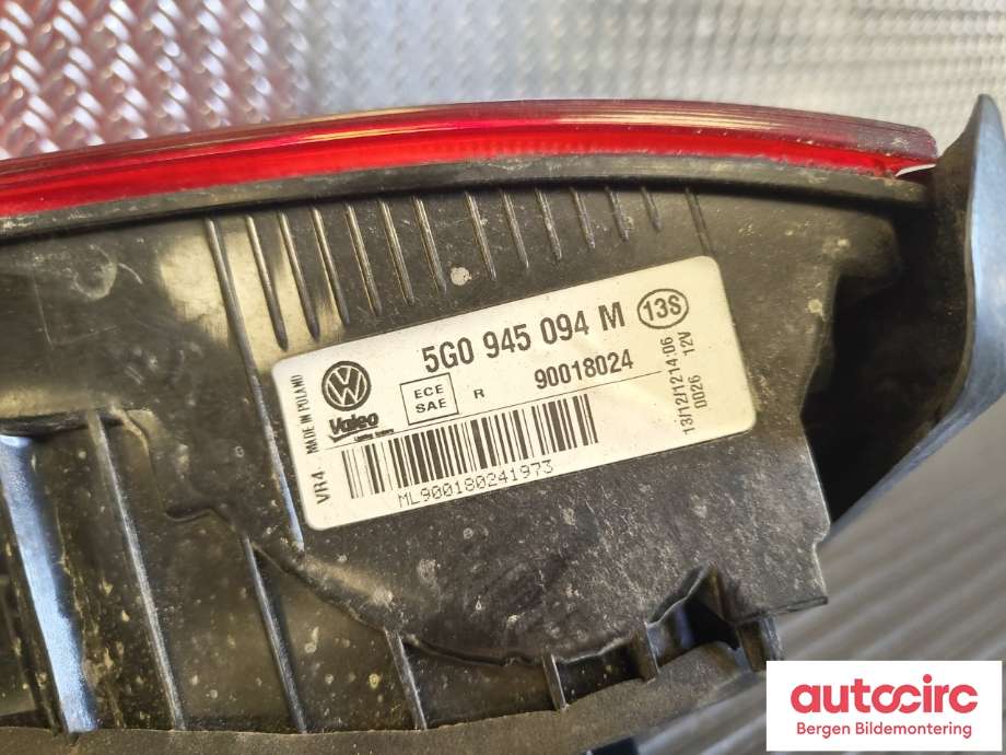Baklykt høyre indre til VW Golf VII 2012-2017 (Fase 1) (VOLKSWAGEN|5G0 945 094 AC|)
