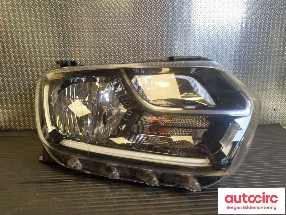 Frontlykt høyre halogen til Dacia Duster, 2018-2024 (Type II)  (DACIA|260101133R)