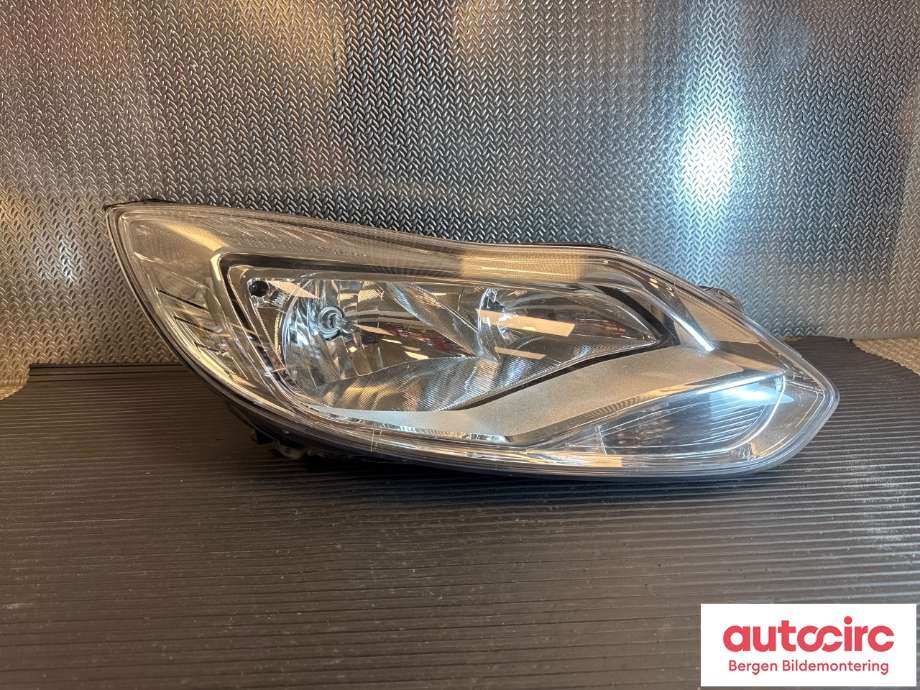 Frontlykt høyre halogen til Ford Focus 2014-2018 (Type III, Fase 2) (FORD|1873925|BM51-13W029-NB|)