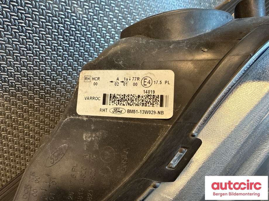 Frontlykt høyre halogen til Ford Focus 2014-2018 (Type III, Fase 2) (FORD|1873925|BM51-13W029-NB|)