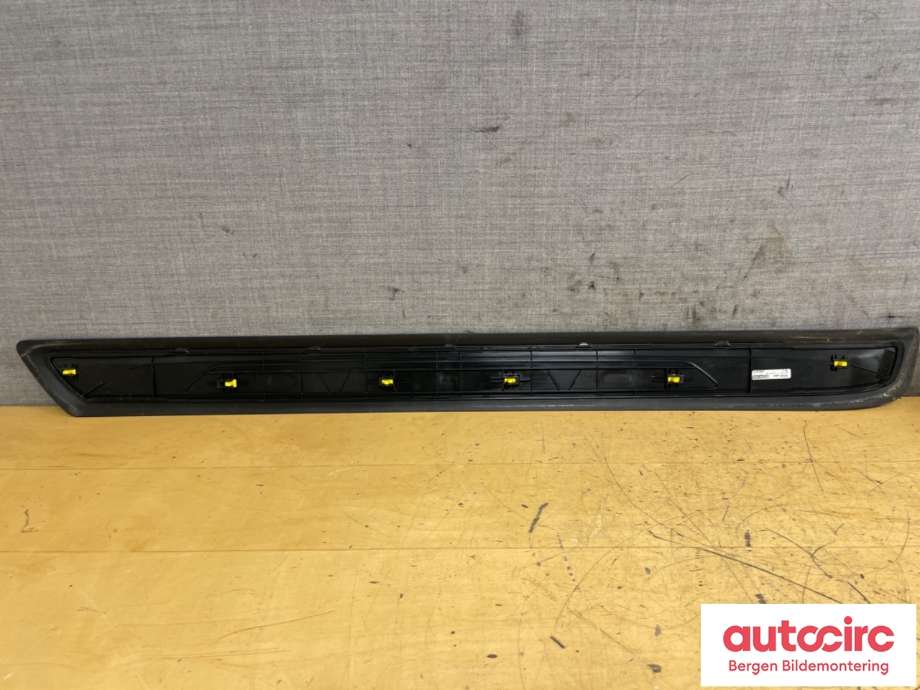 Lister til BMW 4-Serie 2013-2020 (F32/F33/F36) (F32/F33/F36) (BMW|51 47 8 063 797|893801900)
