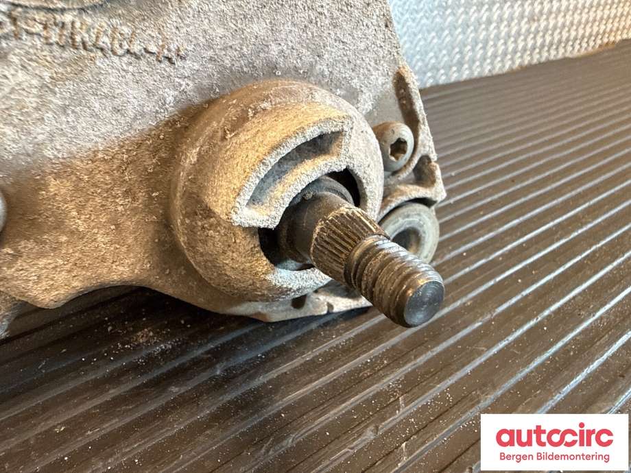 Viskermotor frontrute til Ford Focus 2014-2018 (Type III, Fase 2) (FORD|2135607|BM51-17508-AM|)