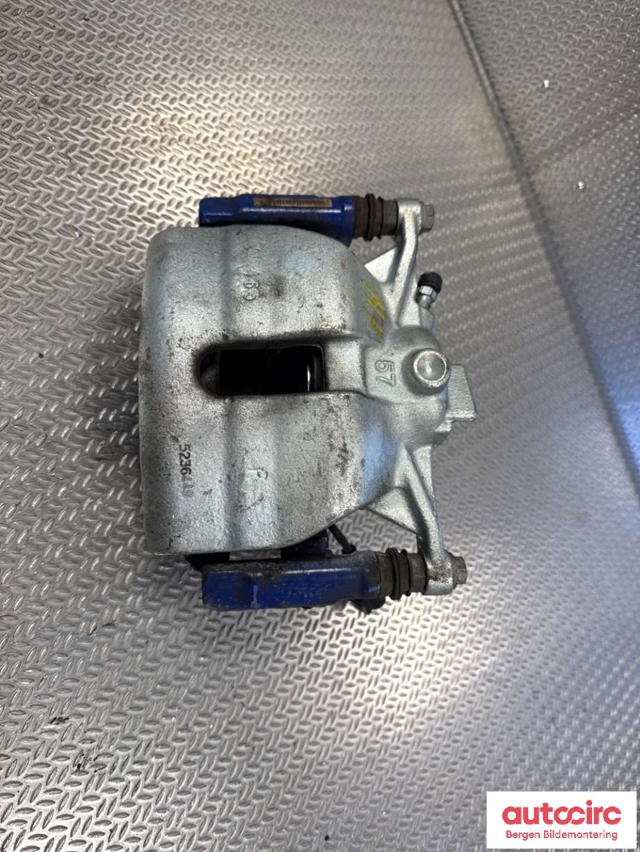 Bremsecaliper høyre foran til VW Passat 2015-2019 (Fase 1) (B8) (B8) (VOLKSWAGEN|3Q0 615 424 B|)