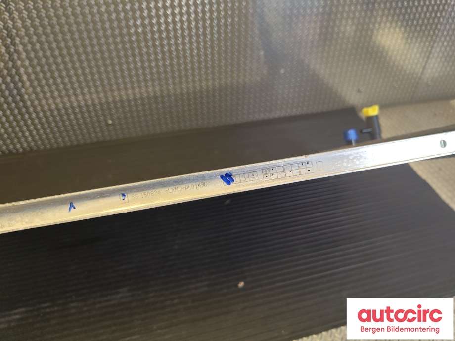 Radiator (automat gir) til Toyota Yaris 2014-2020 (Type III, Fase 2)  (1640021330|1640021331|646873)