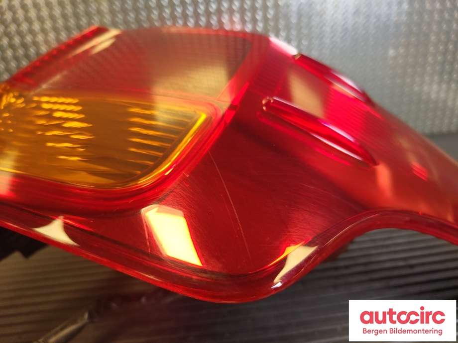 Baklykt høyre til Toyota RAV4 2013-2015 (Type IV, Fase 1)  (TOYOTA|8155142170|8155142171|)